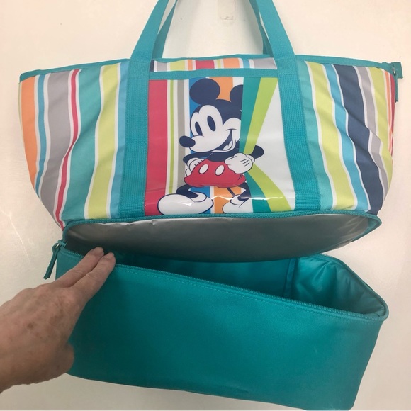 Officially licensed insulated beach tote featuring Mickey Mouse, NWT - Picture 3 of 12